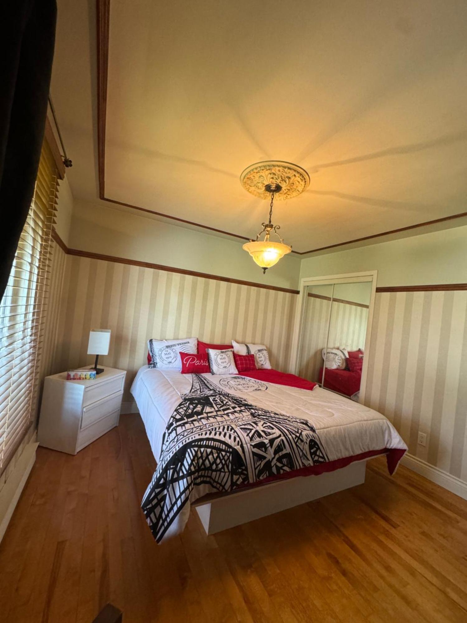 Tinga Home Chicoutimi Стая снимка